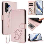 Custodia per telefono in pelle con ciondolo a forma di gatto e cuore in rilievo, completa di cinturino da polso., For Samsung Galaxy M36 5G, For Samsung Galaxy M56 5G