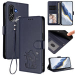 Custodia per telefono in pelle con ciondolo a forma di gatto e cuore in rilievo, completa di cinturino da polso., For Samsung Galaxy M36 5G, For Samsung Galaxy M56 5G