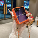 Custodia per telefono con cinturino e fibbia laterale, decorata con camelia in rilievo., For Samsung Galaxy Z Flip7 5G
