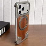 Custodia per telefono magnetica con supporto girevole a 360° in metallo e legno di noce, armatura, senza cornice., For iPhone 17 Pro Max, For iPhone 17 Pro