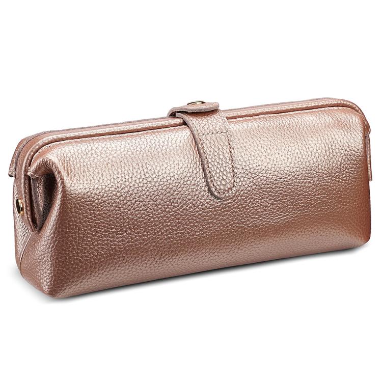 Comoda custodia in vera pelle lavabile per riporre gli strumenti per il trucco.