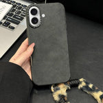 Custodia per telefono in TPU effetto pelle scamosciata con cordino di peluche a forma di coniglio stampato., For iPhone 16 Pro, For iPhone 16, For iPhone 15 Pro Max, For iPhone 15 Pro
