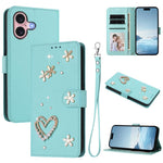 ZS01 Custodia per telefono a doppio strato in ecopelle vegana con motivo floreale a cuori e cinturino da polso, For iPhone 16 Pro, For iPhone 16 Plus, For iPhone 16
