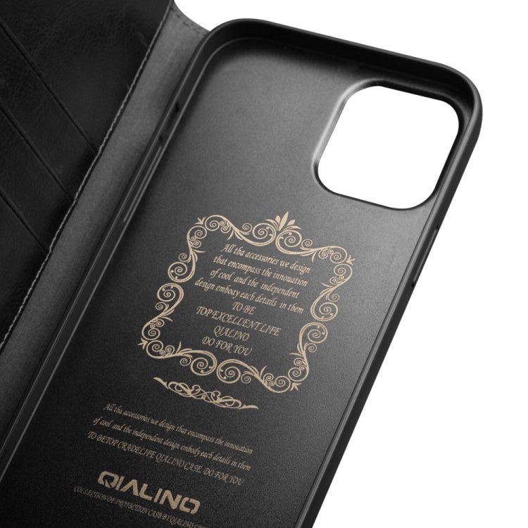 Custodia portafoglio in pelle QIALINO per iPhone 12/12 Pro
