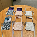 Custodia per telefono con stampa leopardata argentata e chiusura laterale, con cinturino da polso fai-da-te., For Samsung Galaxy Z Flip6 5G / Flip7 FE, For Samsung Galaxy Z Flip7 5G, For Samsung Galaxy Z Flip5 5G
