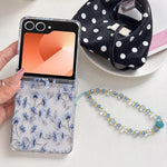 Elegante custodia per telefono con cinturino e motivo floreale azzurro ghiaccio., For Samsung Galaxy Z Flip7 5G, For Samsung Galaxy Z Flip6, For Samsung Galaxy Z Flip5