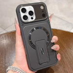 Cover antiurto con copriobiettivo per iPhone 15 e 16