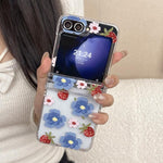 Custodia per telefono antiurto con motivo a fiori blu e bacche., For Samsung Galaxy Z Flip7 5G, For Samsung Galaxy Z Flip6/5