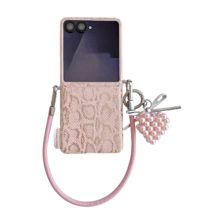 Custodia per telefono antiurto con fibbia laterale e cinturino, con texture a squame e ciondolo a forma di cuore, con texture a squame., For Samsung Galaxy Z Flip7 FE/6, For Samsung Galaxy Z Flip7 5G, For Samsung Galaxy Z Flip5
