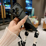 Ampia finestra per la fotocamera, fori integrati per il cordino, custodia per telefono con tracolla intrecciata., For iPhone 17e / 16e, For iPhone 17 Pro Max, For iPhone 17 Pro