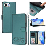 Custodia per telefono in ecopelle con chiusura magnetica e cinturino da polso, con motivo a cuoricini felici., For iPhone 17e / 16e, For iPhone 17 Pro Max