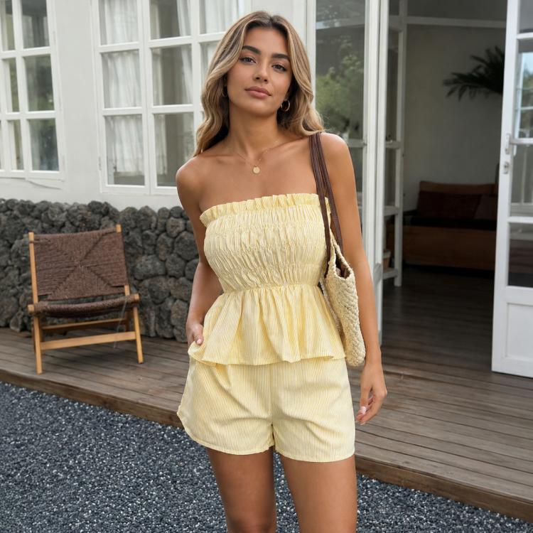 Completo da donna composto da top senza spalline con volant e pantaloncini a righe., XL, XS, XXL
