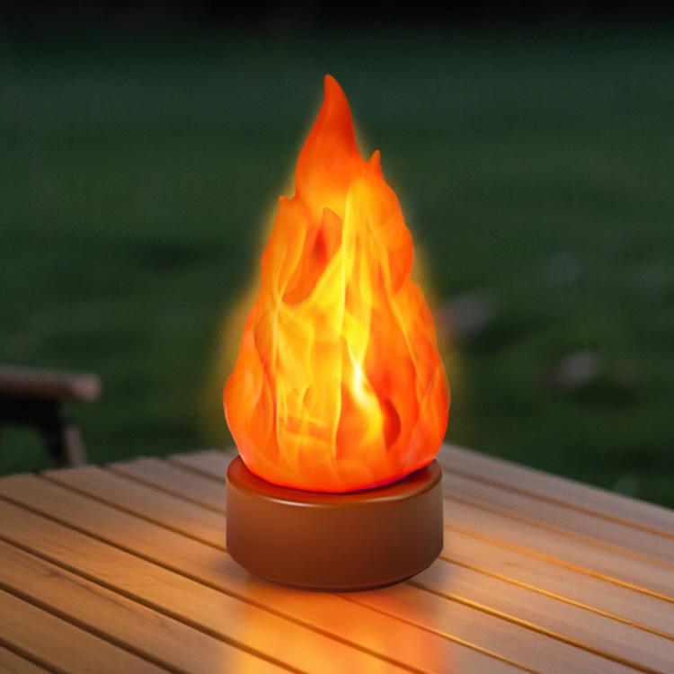 Lampada LED con effetto fiamma simulata per esterni