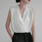 Camicetta donna in raso con scollo a V maniche lunghe