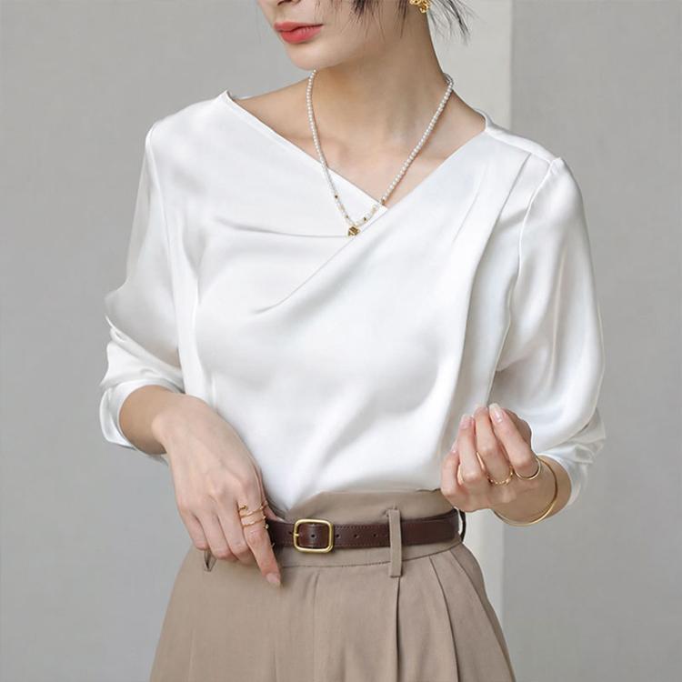 Camicetta donna maniche lunghe in raso con scollo a V