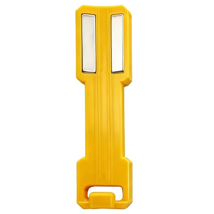 Supporto magnetico per bombolette spray standard