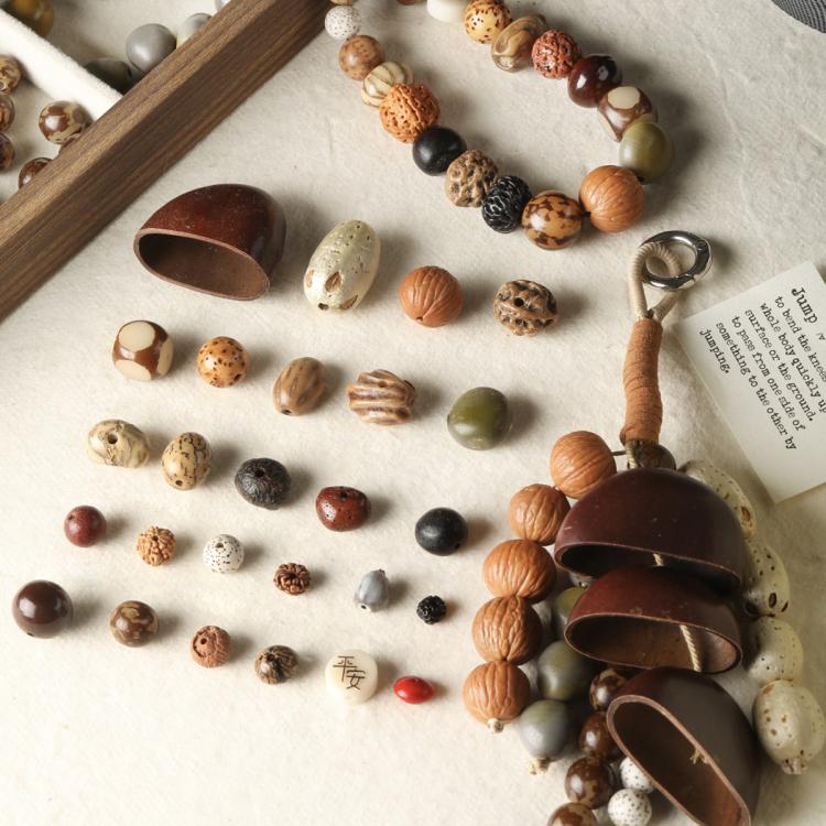 20 pezzi/confezione di perline Bodhi naturali a 18 semi, sfuse, per braccialetti fai da te e accessori, Vertical Hole Dragon Bone, Amber, Duck Tendon Vine, Moon Seed, Wild Walnut, Horizontal Hole Dragon Bone, Oval Golden Line, Small Ruyi Bodhi Bead 5-7...