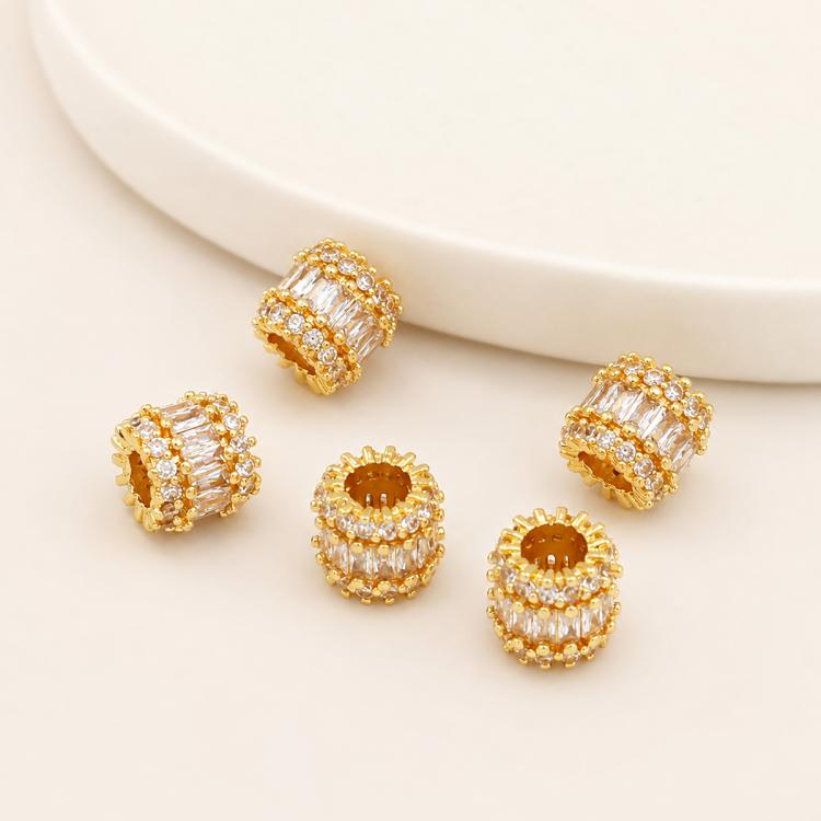 Confezione da 5 perline distanziatrici con foro e zirconi incastonati, placcate in oro, per la creazione di gioielli fai da te., Wheel 3-Rows Zircon Bead, Dual-Row Leaf Zircon Bead 9.5mm, Diamond Dual-Sided Slim Base, Slim Zircon Bead 8x10mm           ...