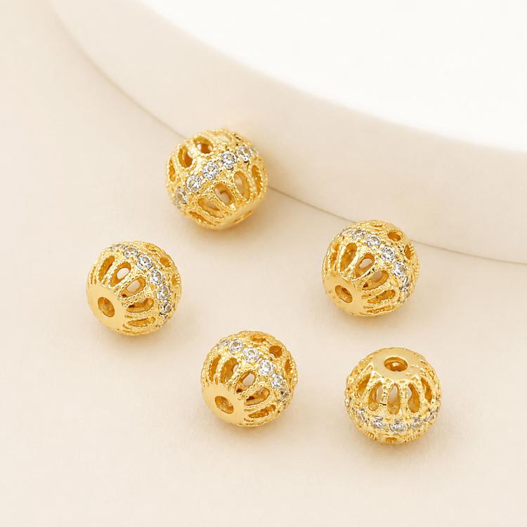 Confezione da 5 perline distanziatrici con foro e zirconi incastonati, placcate in oro, per la creazione di gioielli fai da te., Wheel 3-Rows Zircon Bead, Dual-Row Leaf Zircon Bead 9.5mm, Diamond Dual-Sided Slim Base, Slim Zircon Bead 8x10mm           ...