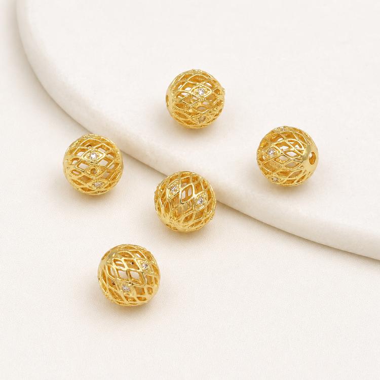 Confezione da 5 perline distanziatrici con foro e zirconi incastonati, placcate in oro, per la creazione di gioielli fai da te., Wheel 3-Rows Zircon Bead, Dual-Row Leaf Zircon Bead 9.5mm, Diamond Dual-Sided Slim Base, Slim Zircon Bead 8x10mm           ...