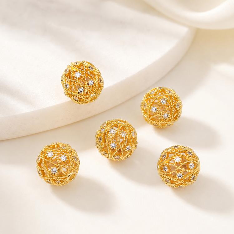 Confezione da 5 perline distanziatrici con foro e zirconi incastonati, placcate in oro, per la creazione di gioielli fai da te., Wheel 3-Rows Zircon Bead, Dual-Row Leaf Zircon Bead 9.5mm, Diamond Dual-Sided Slim Base, Slim Zircon Bead 8x10mm           ...