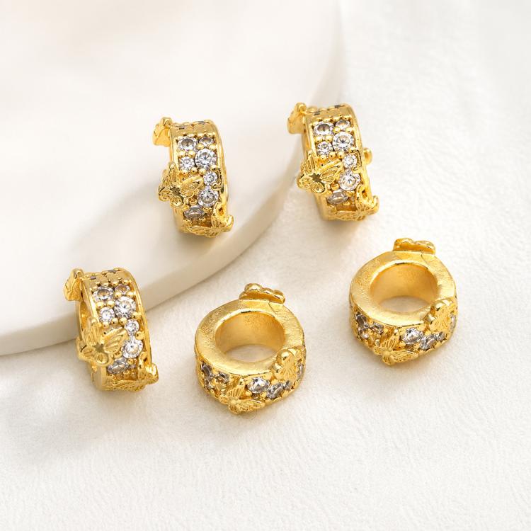Confezione da 5 perline distanziatrici con foro e zirconi incastonati, placcate in oro, per la creazione di gioielli fai da te., Butterfly Zircon Ring 8.5mm, 4-Leaf Clover Zircon Bead 7mm, Cubic 4-Diamond Bead 6mm, Ripple Round Bead 5mm                ...