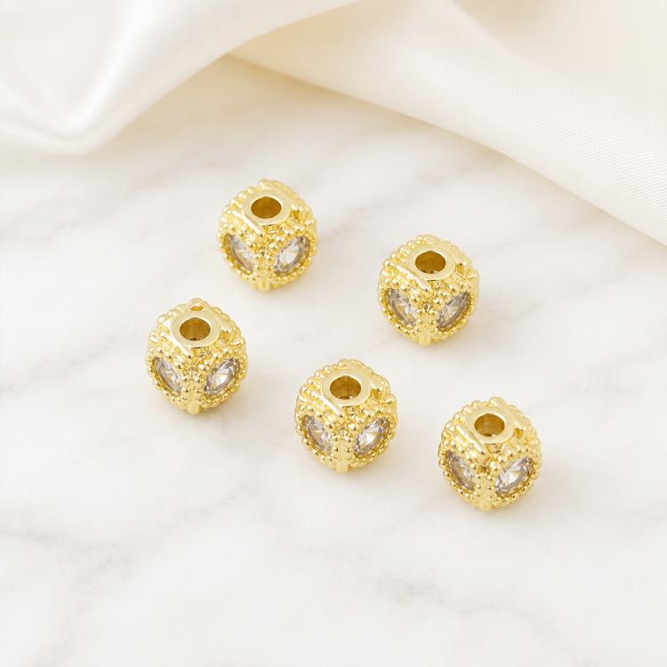 Confezione da 5 perline distanziatrici con foro e zirconi incastonati, placcate in oro, per la creazione di gioielli fai da te., Butterfly Zircon Ring 8.5mm, 4-Leaf Clover Zircon Bead 7mm, Cubic 4-Diamond Bead 6mm, Ripple Round Bead 5mm                ...
