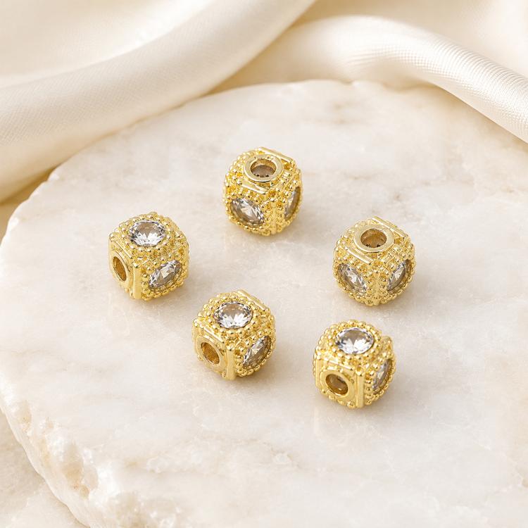 Confezione da 5 perline distanziatrici con foro e zirconi incastonati, placcate in oro, per la creazione di gioielli fai da te., Butterfly Zircon Ring 8.5mm, 4-Leaf Clover Zircon Bead 7mm, Cubic 4-Diamond Bead 6mm, Ripple Round Bead 5mm                ...