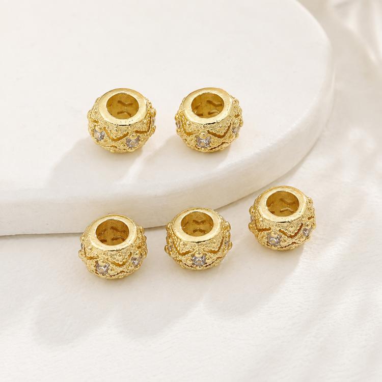 Confezione da 5 perline distanziatrici con foro e zirconi incastonati, placcate in oro, per la creazione di gioielli fai da te., Butterfly Zircon Ring 8.5mm, 4-Leaf Clover Zircon Bead 7mm, Cubic 4-Diamond Bead 6mm, Ripple Round Bead 5mm                ...