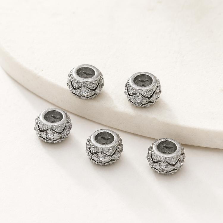 Confezione da 5 perline distanziatrici con foro e zirconi incastonati, placcate in oro, per la creazione di gioielli fai da te., Butterfly Zircon Ring 8.5mm, 4-Leaf Clover Zircon Bead 7mm, Cubic 4-Diamond Bead 6mm, Ripple Round Bead 5mm                ...