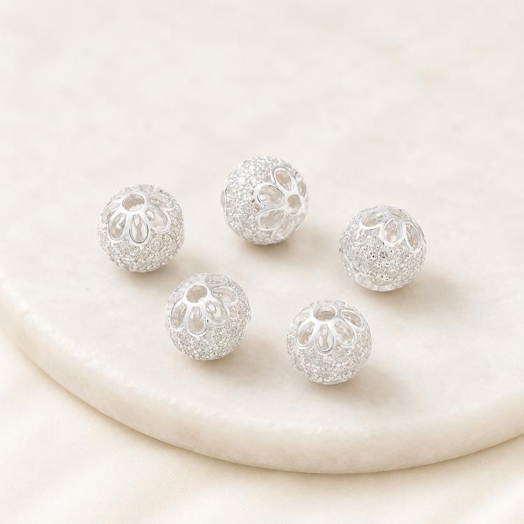 Confezione da 5 perline distanziatrici con foro e zirconi incastonati, placcate in oro, per la creazione di gioielli fai da te., Butterfly Zircon Ring 8.5mm, 4-Leaf Clover Zircon Bead 7mm, Cubic 4-Diamond Bead 6mm, Ripple Round Bead 5mm                ...