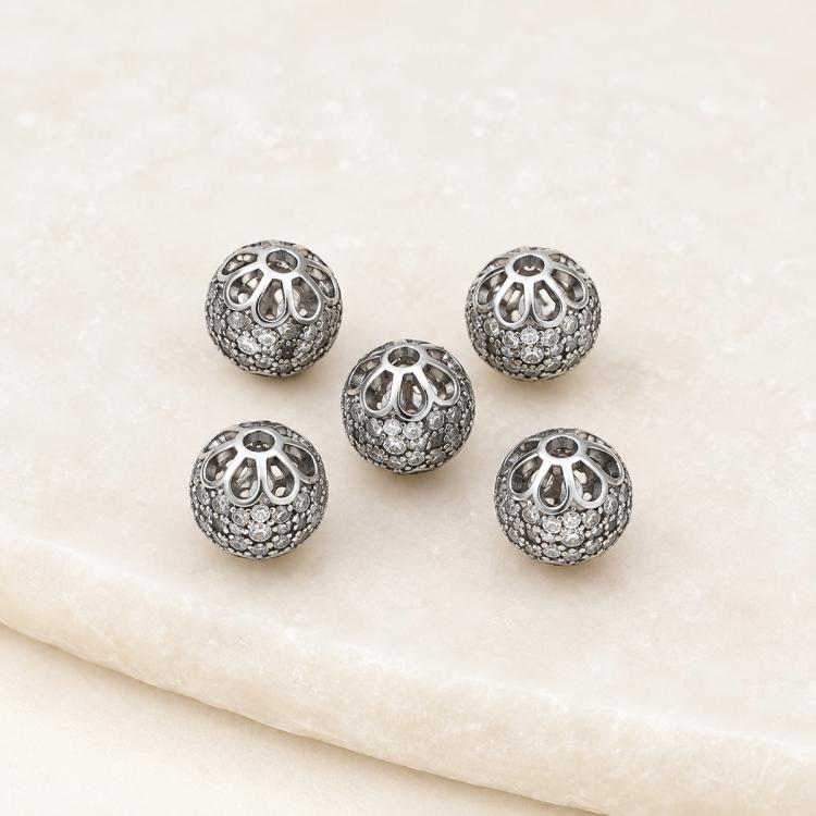 Confezione da 5 perline distanziatrici con foro e zirconi incastonati, placcate in oro, per la creazione di gioielli fai da te., Butterfly Zircon Ring 8.5mm, 4-Leaf Clover Zircon Bead 7mm, Cubic 4-Diamond Bead 6mm, Ripple Round Bead 5mm                ...