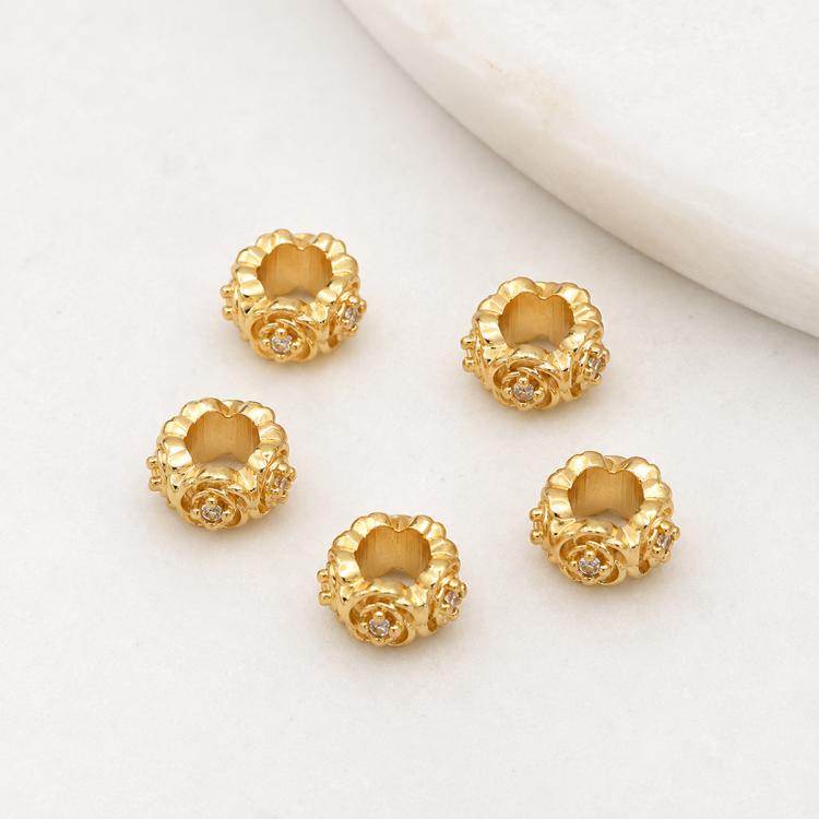 Confezione da 5 perline distanziatrici con foro e zirconi incastonati, placcate in oro, per la creazione di gioielli fai da te., Butterfly Zircon Ring 8.5mm, 4-Leaf Clover Zircon Bead 7mm, Cubic 4-Diamond Bead 6mm, Ripple Round Bead 5mm                ...