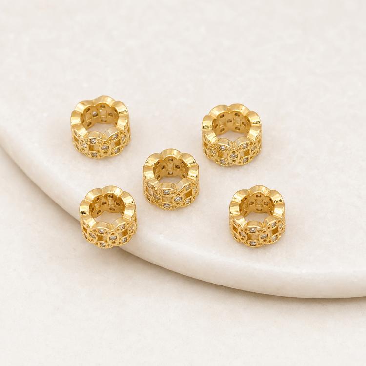 Confezione da 5 perline distanziatrici con foro e zirconi incastonati, placcate in oro, per la creazione di gioielli fai da te., Large Hole Diamond Coin 4.3x9x5.8mm, Zircon Cloud Bead 5.8x7.8x3.35mm, Zircon Spacer Bead 5.6x8.8x4.9mm                    ...