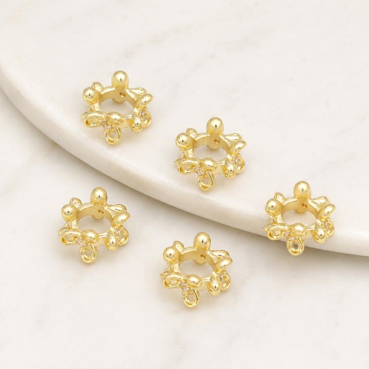 Confezione da 5 perline distanziatrici con foro e zirconi incastonati, placcate in oro, per la creazione di gioielli fai da te., Large Hole Diamond Coin 4.3x9x5.8mm, Zircon Cloud Bead 5.8x7.8x3.35mm, Zircon Spacer Bead 5.6x8.8x4.9mm                    ...