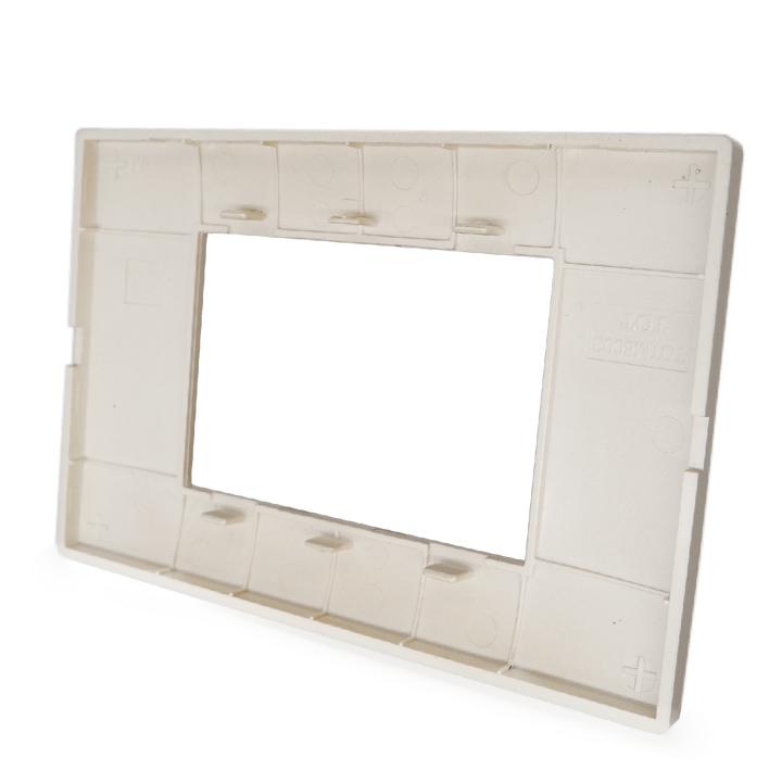 Placca 3P Tecnopolimero 12x8cm Champagne compatibile Vimar Plana 6970597464100 6003-13 EL1962