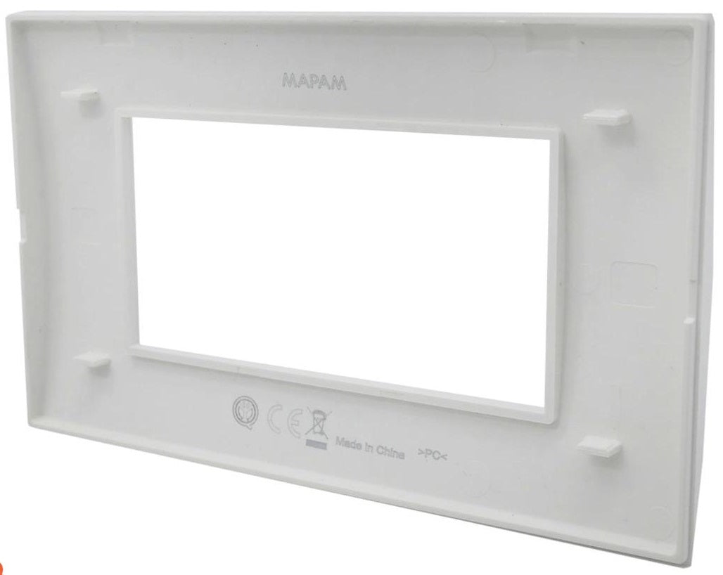 Placca 3 posti nera Soft Touch compatibile Living International