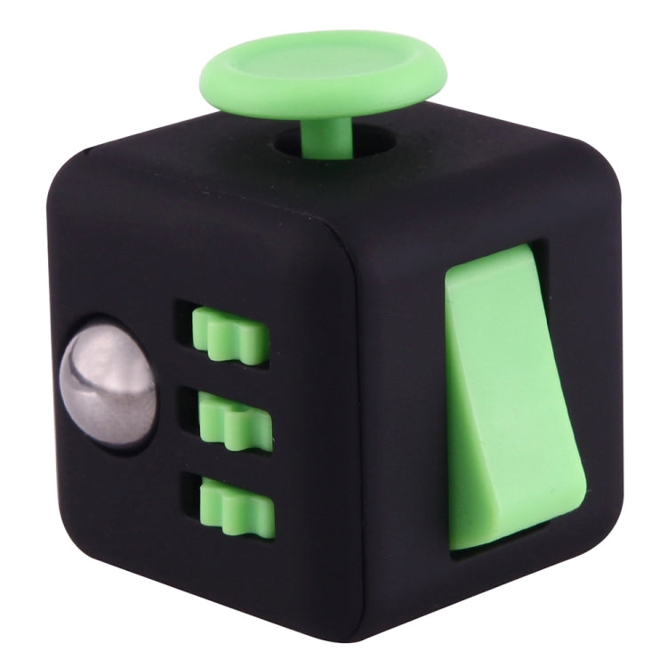 Fidget Cube allevia lo stress e l'ansia, giocattolo per attirare l'attenzione con cordino per bambini e adulti, consegna a colori casuale, Fidget Cube