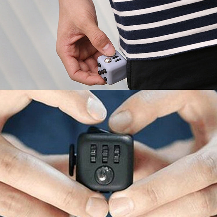 Fidget Cube allevia lo stress e l'ansia, giocattolo per attirare l'attenzione con cordino per bambini e adulti, consegna a colori casuale, Fidget Cube