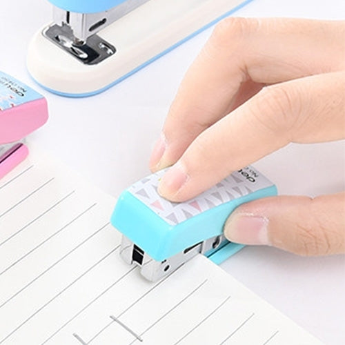 Deli Creative Cancelleria Geometria Cucitrice Cucitrice colorata Moda Cucitrice Scuola Forniture per ufficio Piccole, Dimensioni: 4,9 * 2,2 cm, Consegna colore casuale, 4.9x2.2cm