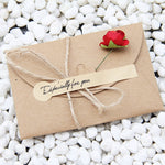 5 biglietti auguri compleanno con fiori secchi in carta kraft