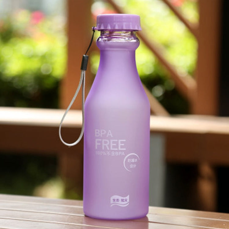 Bottiglia di soda portatile in plastica a prova di perdite da 550 ml Bottiglia per bevande pratica e semplice sigillata per studenti, 550ml