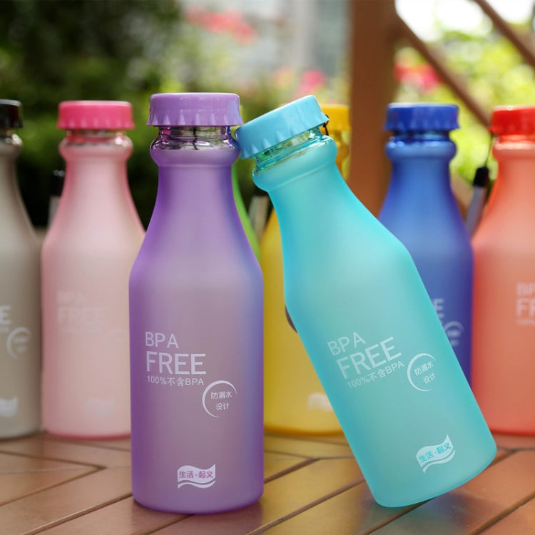 Bottiglia di soda portatile in plastica a prova di perdite da 550 ml Bottiglia per bevande pratica e semplice sigillata per studenti, 550ml