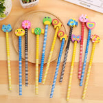 Cancelleria creativa Serie di animali dei cartoni animati Matita HB in legno con gomma Matite per bambini per articoli per ufficio scolastico per bambini, consegna casuale di colori, HB Pencil with Eraser