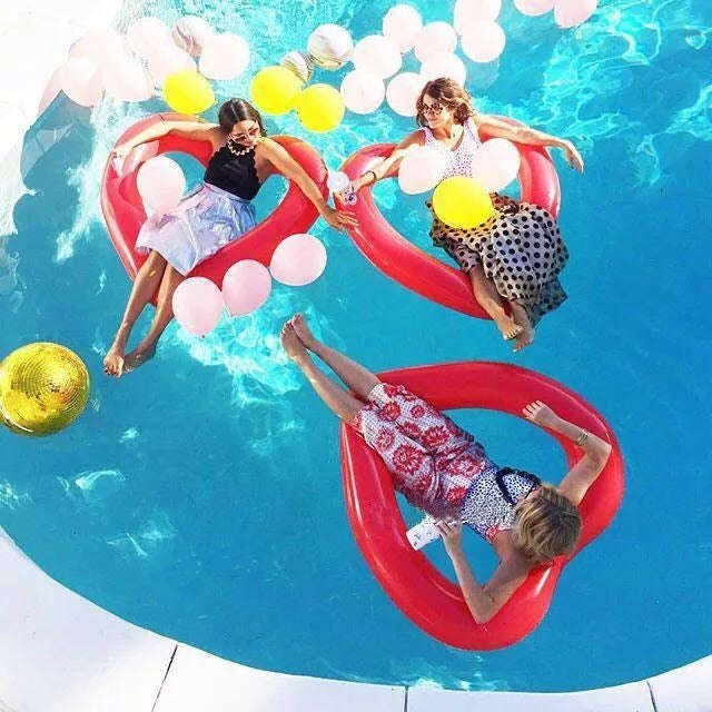 Anello per piscina galleggiante di sicurezza galleggiante a forma di cuore d'amore, dimensioni gonfiate: 120 cm x 100 cm, Love Heart Pink, Love Heart Red