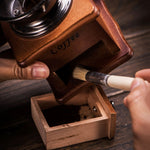 Set 2 spazzole per pulizia polvere con manico in legno
