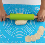 kn055 Bastoncino per gnocchi alimentari antiaderente con mattarello in silicone con manico in legno massello, lunghezza: 23 cm, consegna colore casuale, 23cm