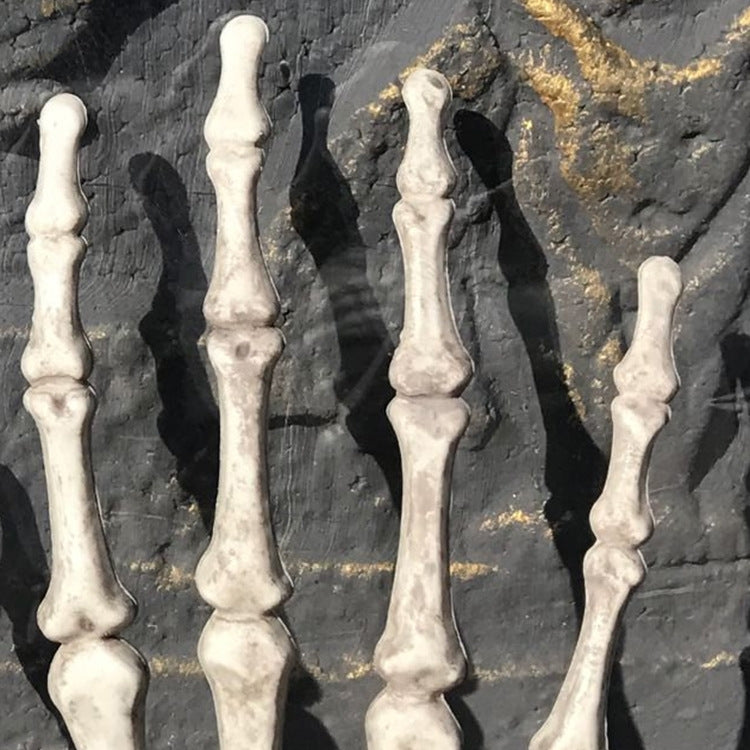 Un paio di mani di scheletro di Halloween, oggetti di scena per la decorazione della casa stregata, dimensioni: 15,5 x 10 cm, Skeleton Hands