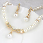 Set di gioielli con collana e orecchini con perline di moda classica da donna 3 in 1. Accessori da sposa