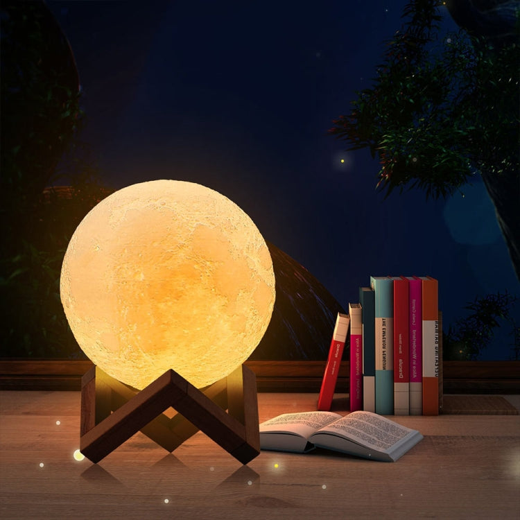 Luce notturna LED dimmerabile a 16 colori con ricarica USB con telecomando e supporto in legno
